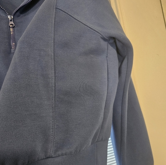 Large, 2 PC athletic set, blue, wide zip collared shirt, wide leg matching pants - Picture 5 of 11